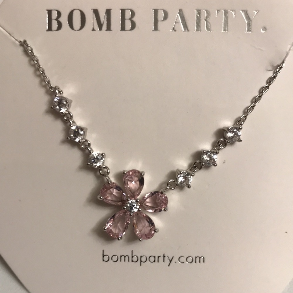 New reveled. .925 sterling silver necklace